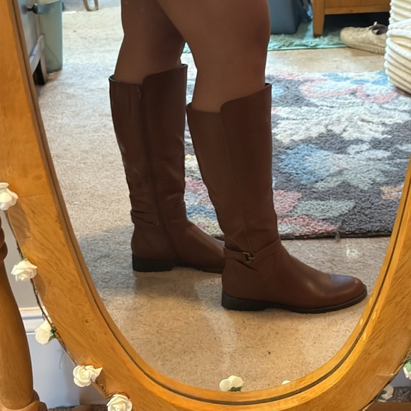 Boots - Picture 7 of 8